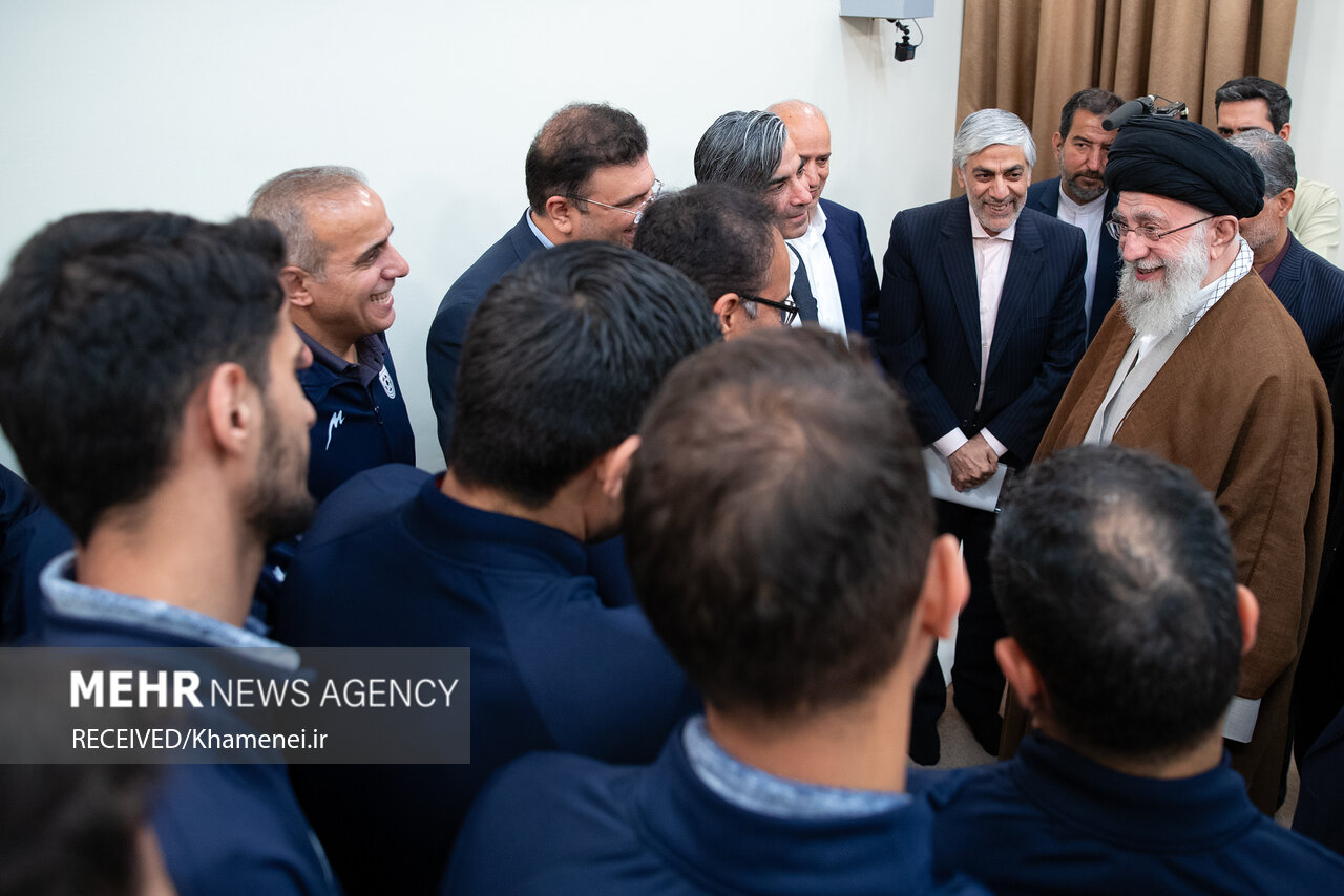 گزارش تصویری دیدار اعضای تیم ملی فوتسال با رهبر انقلاب اسلامی