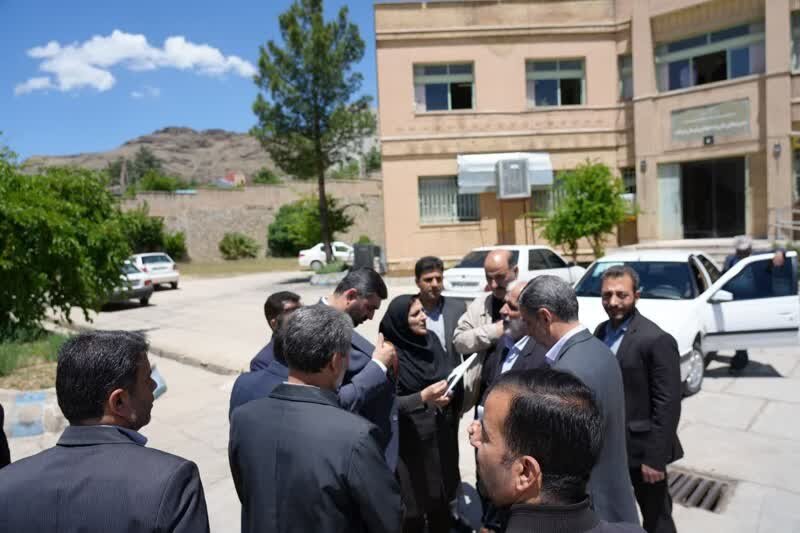 استاندار لرستان سرزده به اداره کل کار و راه و شهرسازی رفت