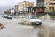 بارش باران در جاده‌های ۱۳ استان کشور/ با سرعت مطمئنه برانید