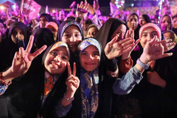 İran’da “Kızlar Günü” etkinliği