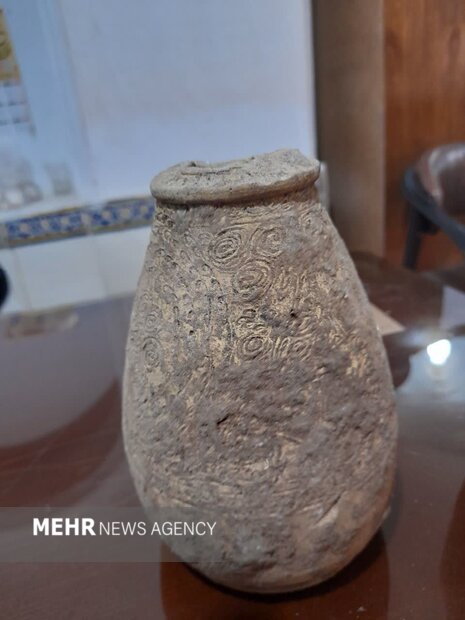 جزئیات تازه از ۱۳ قطعه سفال تاریخی کشف شده در بازار اصفهان تصاویر