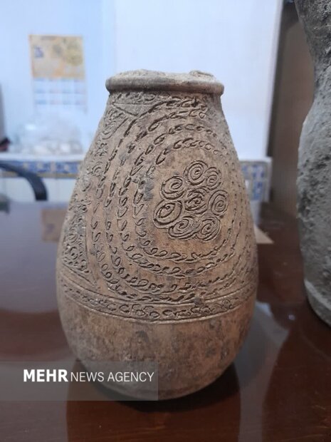 جزئیات تازه از ۱۳ قطعه سفال تاریخی کشف شده در بازار اصفهان تصاویر