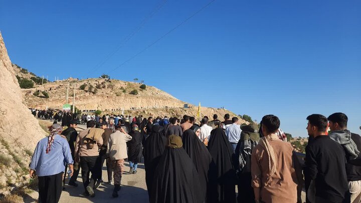 مداحی با زبان لری در مسیر صعود دسته جمعی به ارتفاعات بازی دراز