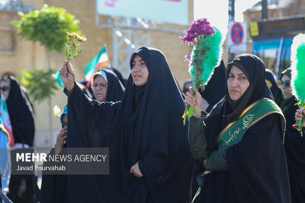 شادپیمایی و تجمع بزرگ دختران سومین حرم اهل بیت (ع)