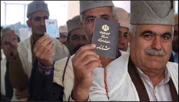 حضور پرشور قشقایی‌ها پای صندوق آرای شیراز از همان ابتدای رای‌گیری