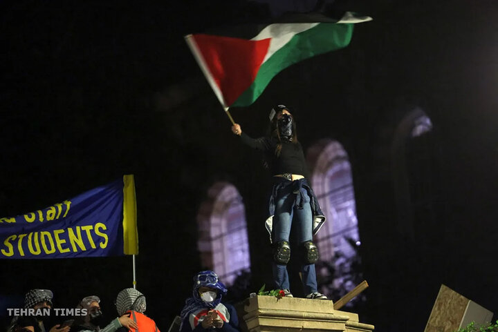 UCLA campus standoff as police order pro-Palestinian protesters to leave