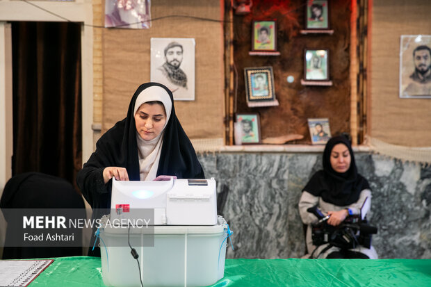 انتخابات مرحله دوم مجلس شورای اسلامی در مسجد لرزاده