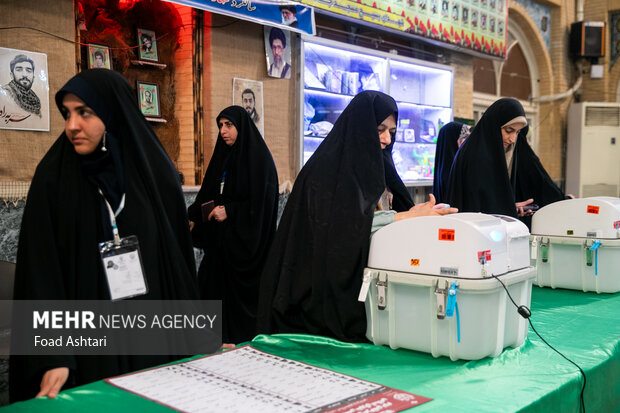 انتخابات مرحله دوم مجلس شورای اسلامی در مسجد لرزاده