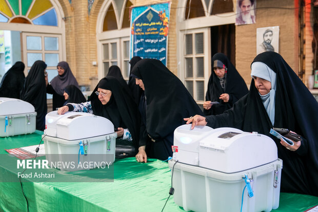 انتخابات مرحله دوم مجلس شورای اسلامی در مسجد لرزاده