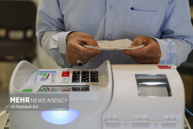 حضور پُرشور ملایری ها برای سرنوشت سازی