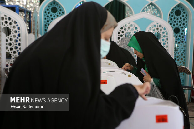 انتخابات مرحله دوم مجلس شورای اسلامی در امام زاده صالح (ع)
