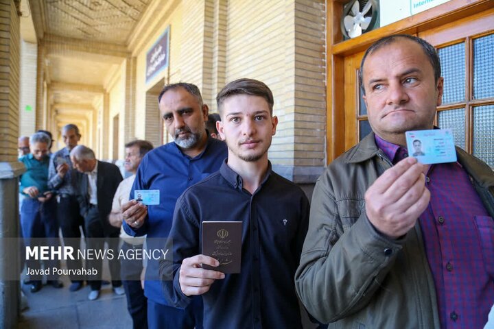 شور حضور مردم آذربایجان شرقی پای صندوقهای رأی