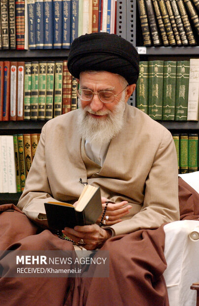 حضرت آیت الله خامنه‌ای رهبر معظم انقلاب اسلامی