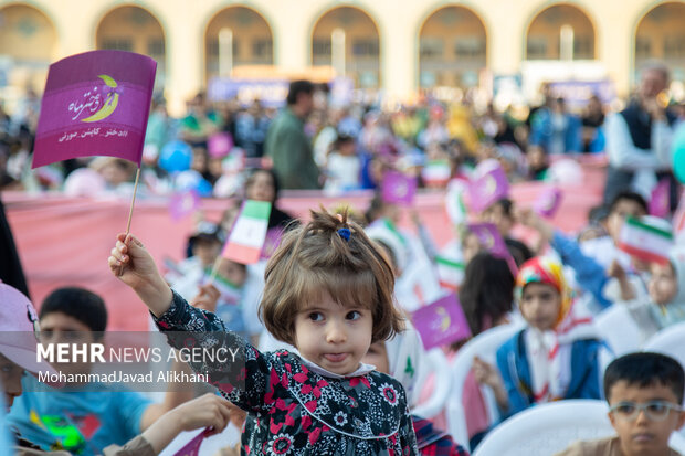 جشن بزرگ دختر ماه جشن بزرگ دختر ماه