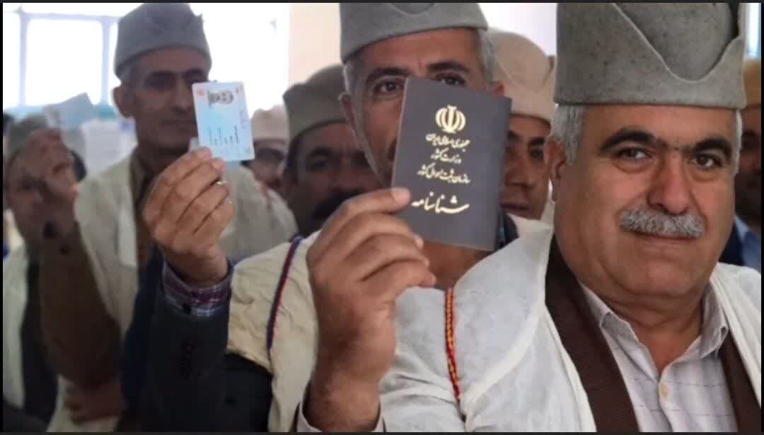 حضور پرشور قشقایی‌ها پای صندوق آرای شیراز از همان ابتدای رای‌گیری