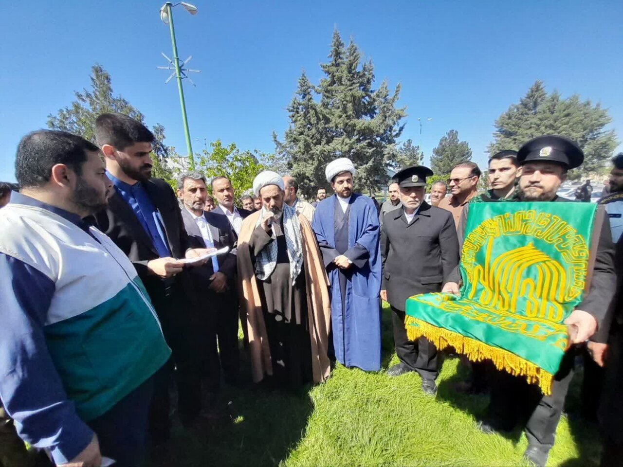 اهتزاز پرچم امام رضا (ع) در نهاوند