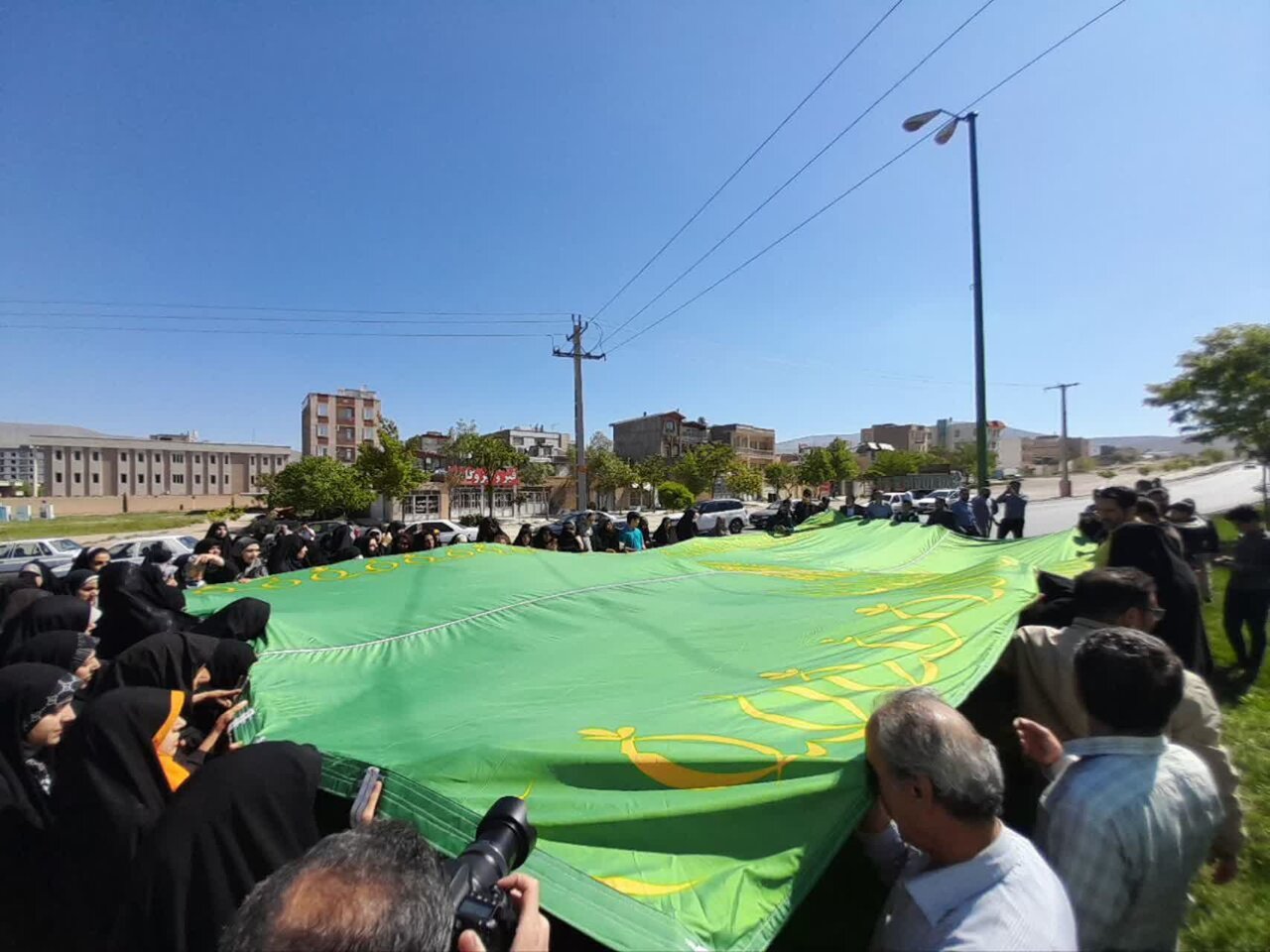 اهتزاز پرچم امام رضا (ع) در نهاوند