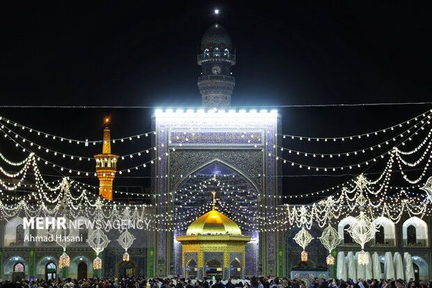 عاشقی در بینالحرمین مشهد تا قم