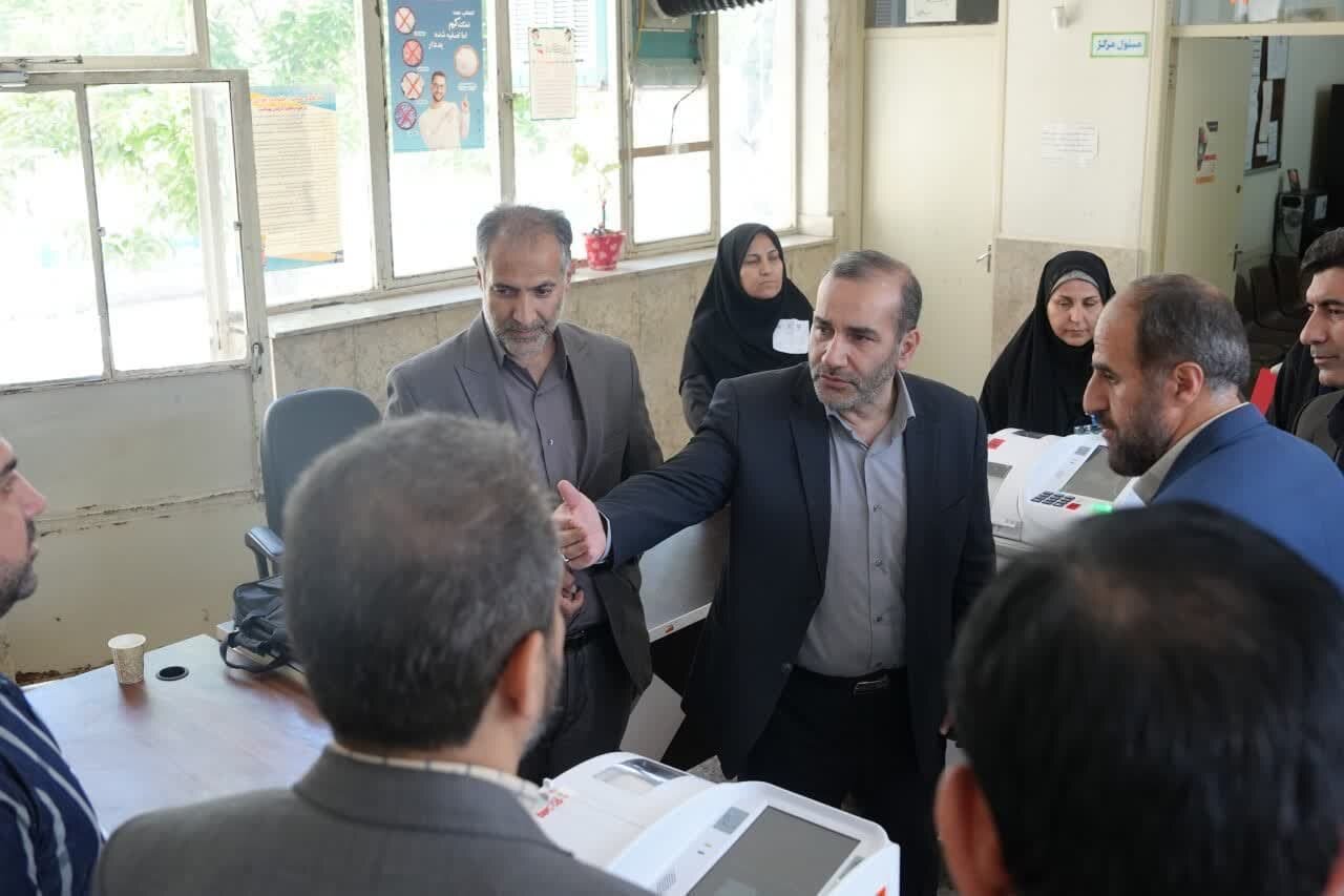 استاندار کرمانشاه از شعب اخذ رای بازدید کرد
