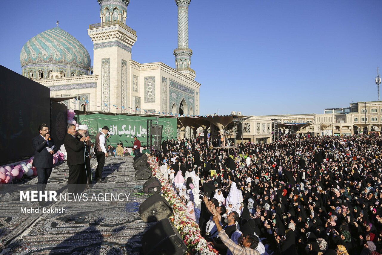 رهایی ده ها کبوتر به امید آزادی قدس شریف در جشن محفل