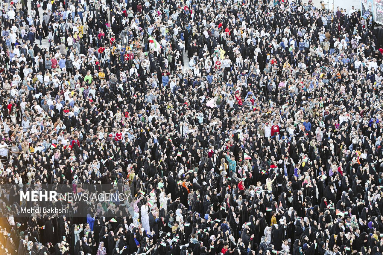 رهایی ده ها کبوتر به امید آزادی قدس شریف در جشن محفل