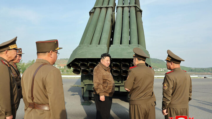 ارتش کره شمالی به موشک‌انداز ۲۴۰ میلیمتری مجهز می‌شود