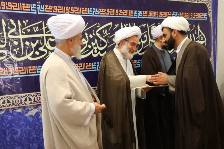 روحانیت در سایه علم حامی امت اسلامی است