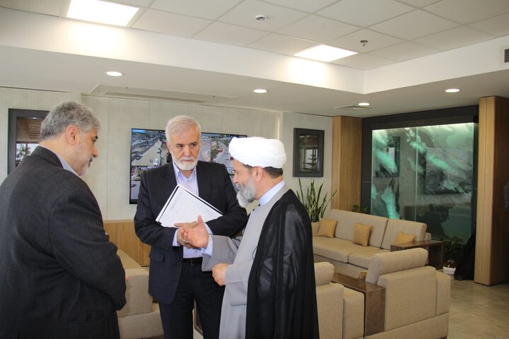 نشست هماندیشی مدیریت شهری شیراز با حوزه علمیه فارس برگزار شد