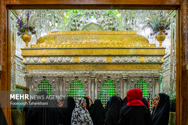 حرم شاه عبدالعظیم محل دفن حضرت عبدالعظیم حسنی (ع) و یکی از معروف‌ترین زیارتگاه‌های تهران در شهر ری است