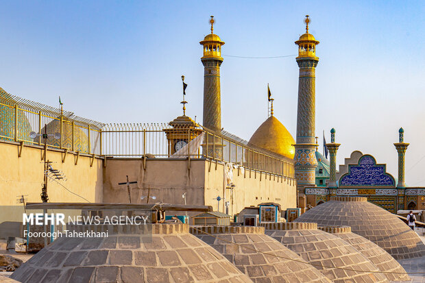 حرم شاه عبدالعظیم محل دفن حضرت عبدالعظیم حسنی (ع) و یکی از معروفترین زیارتگاههای تهران در شهر ری است