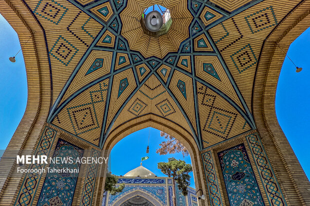 آرامگاه محمد بن بابُویه معروف به شیخ صدوق، یکی از فقها و دانشمندان شیعه است. قبرستان اِبنِ بابُوَیْه نخستین قبرستان شهر ری و دومین قبرستان تهران است