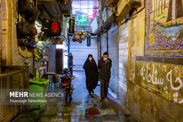 سقاخانه که بيش از 70 سال دارد و بعيد نيست که حتي قدمتي برابر با خود بازار نيز داشته باشد