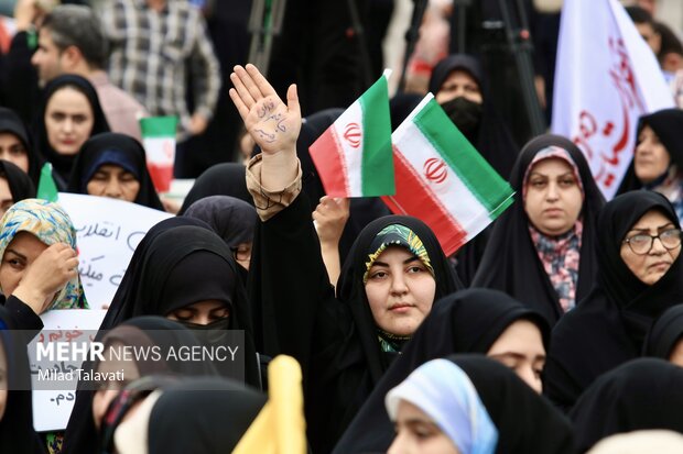 اجتماع حمایت مردم از طرح نور با موضوع عفاف و حجاب