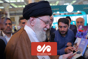 فیلم بازدید رهبر انقلاب از نمایشگاه بین المللی کتاب تهران