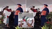 امریکی طلباء کے احتجاج کا دلچسب انداز/یونیورسٹی سربراہ کو فلسطینی پرچم پیش کر دیا