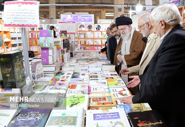 Leader's visit to 35th Tehran International Book Fair
