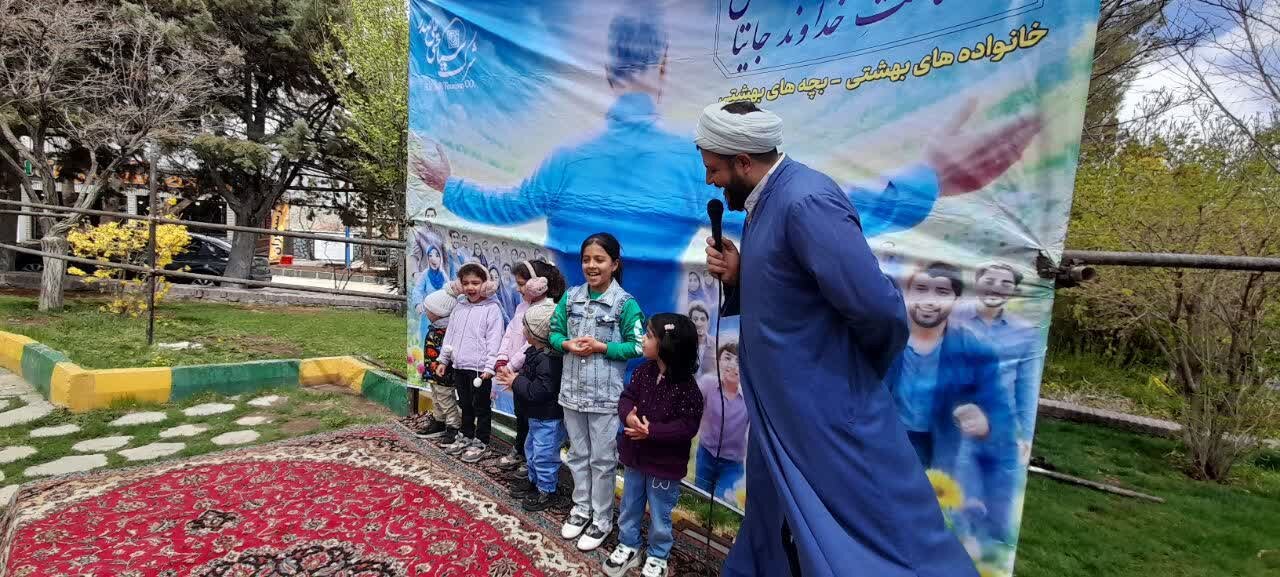 امام محله با تمام نیازهای جامعه در ارتباط است