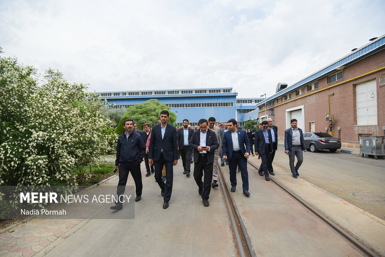 Mehr News Agency - Industry minister unveils