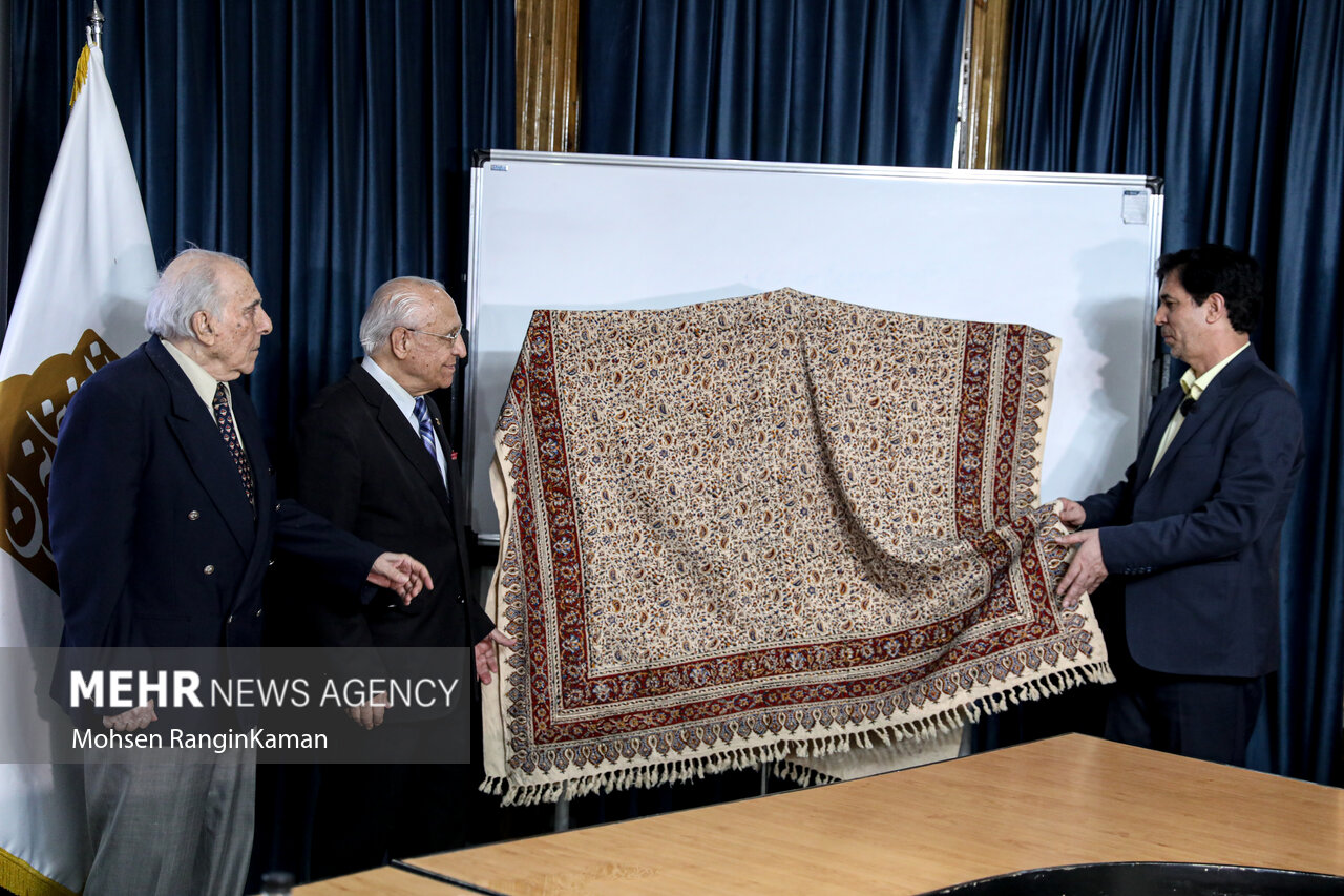 رونمایی از نخستین کتاب تاریخ کامل ایران براساس شاهنامه