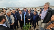 وزیر کشور ازبزرگترین باغ گردو و پسته خاورمیانه در ماکو بازدید کرد