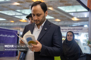 Hükümet Sözcüsü, Tahran Kitap Fuarı'nı gezdi