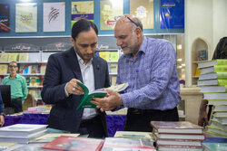 Government spox. visits 35th Tehran International Book Fair