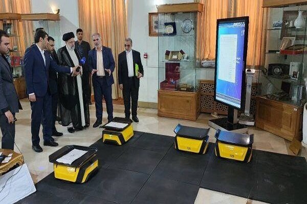 Raeisi visits exhibition of ICT ministry latest achievements 