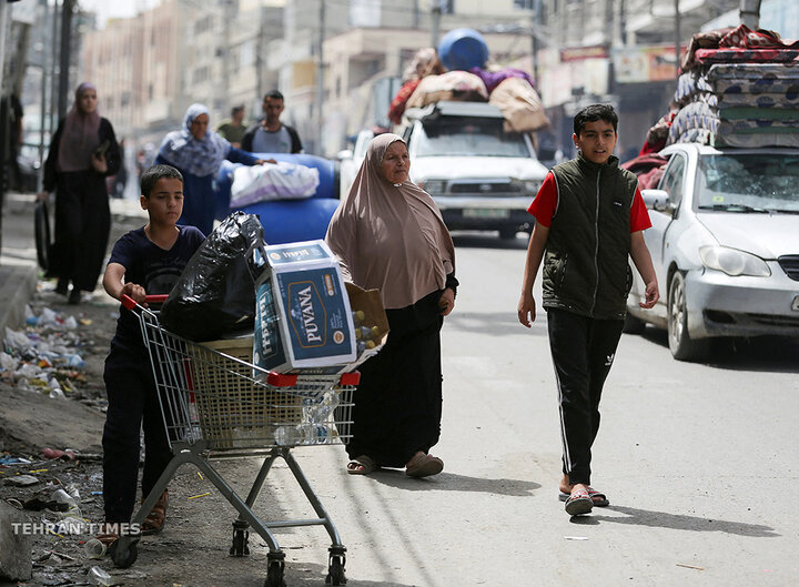 Thousands flee Rafah after Israeli forces issue evacuation order