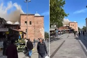 İstanbul'daki tarihi Mısır Çarşısı'nda yangın