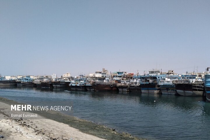 توسعه زیرساختها در بندر گناوه/ فعالیتهای بندری رونق میگیرد