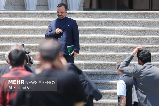 احسان خاندوزی وزیر اقتصاد در حاشیه جلسه هیات دولت