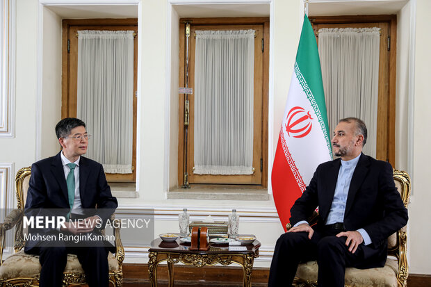 Emir Abdullahiyan, Çin'in yeni Tahran Büyükelçisi ile görüştü