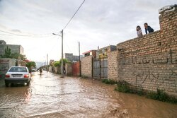 جاری شدن سیل در شهر ایوان