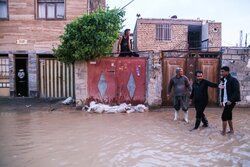 جاری شدن سیلاب در شهر سراب